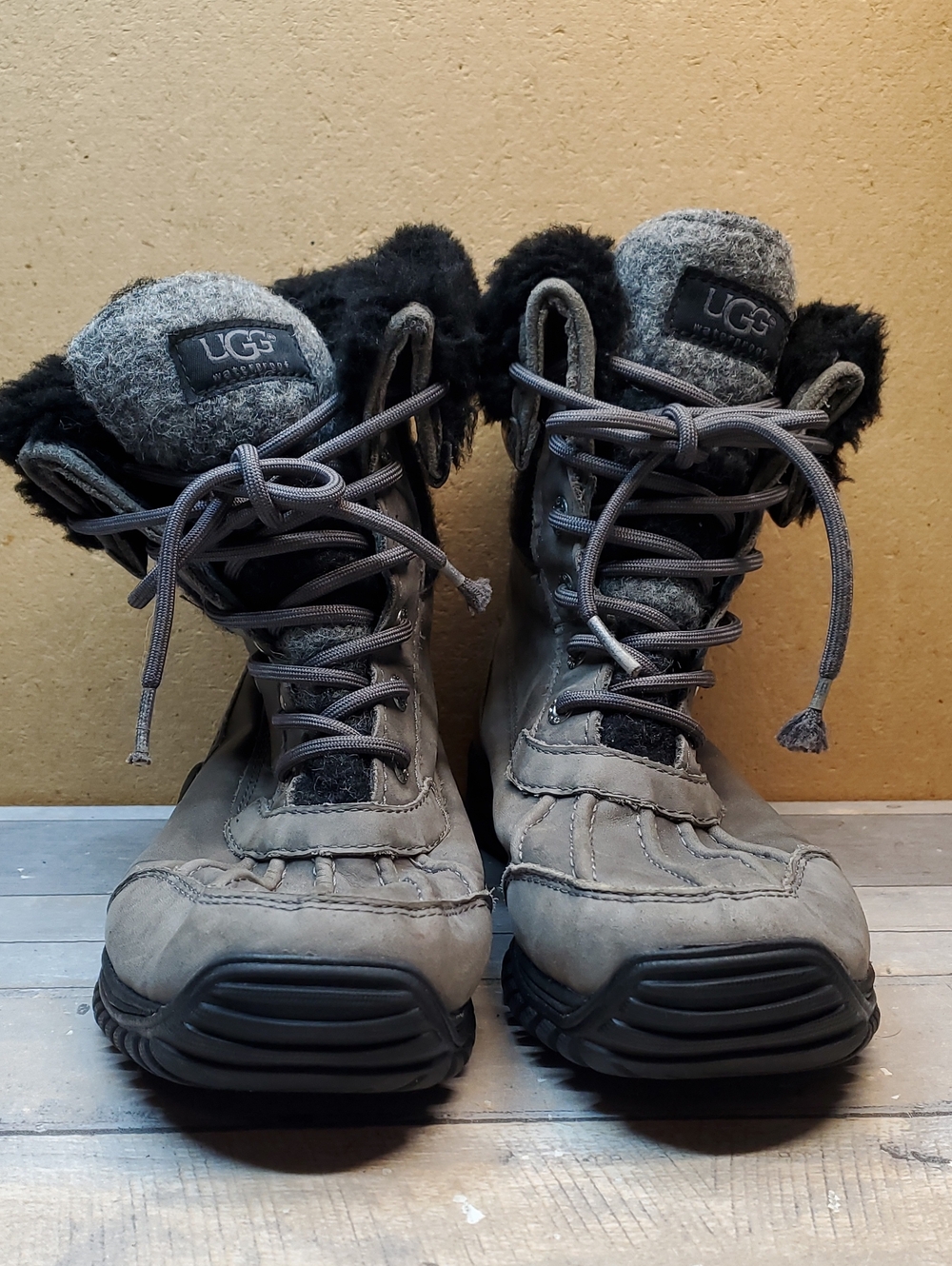 UGG Adirondack II Winter Boots Gray Waterproof Boots 1014387 Size 6